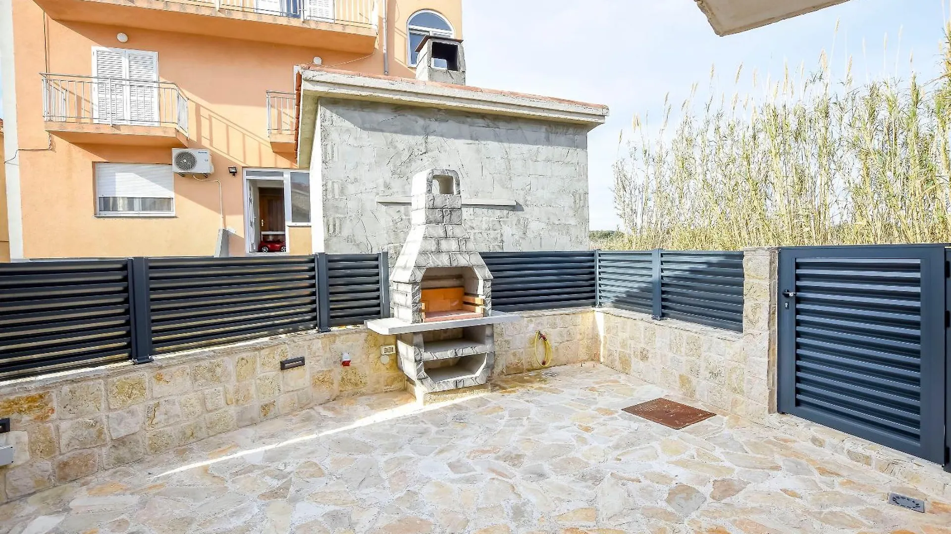 הוילה דוברופוליינה House Sea Stone בית נופש