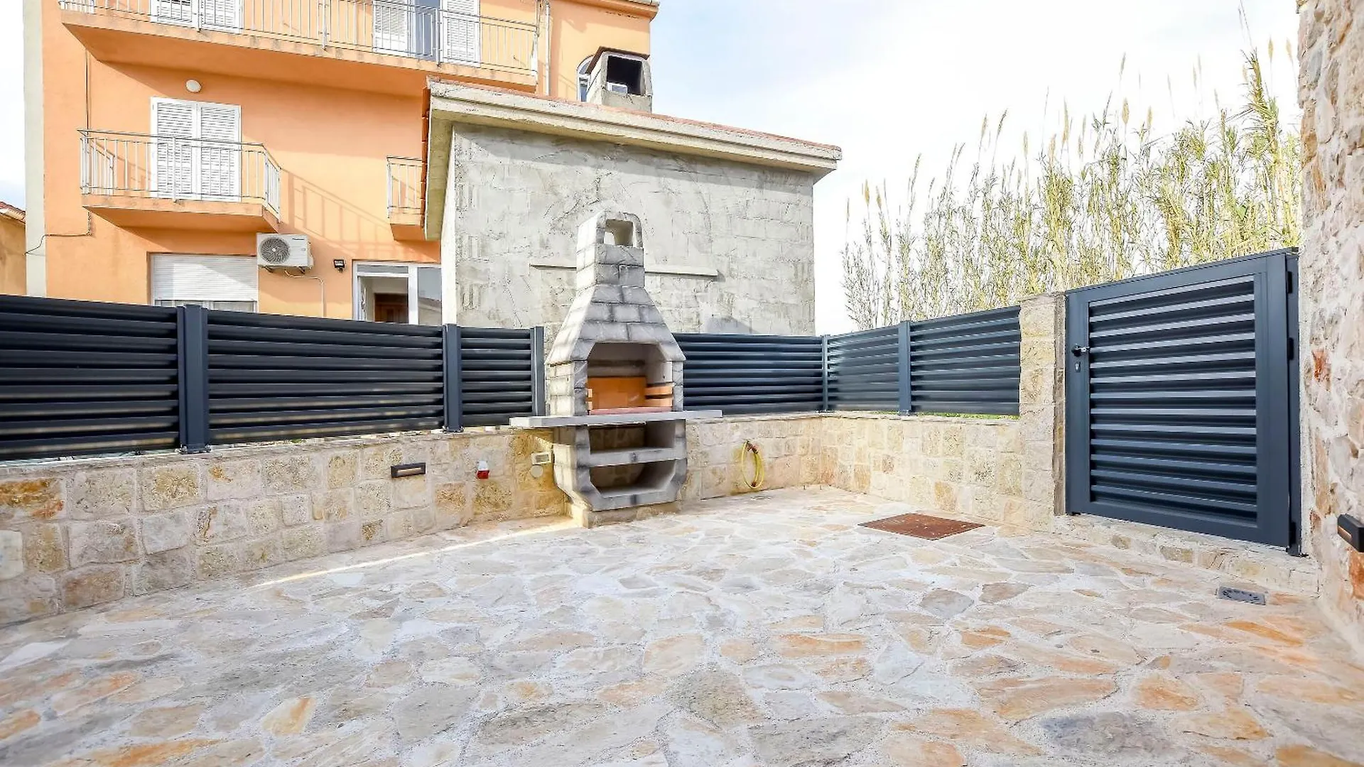 הוילה דוברופוליינה House Sea Stone